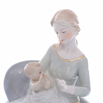 Статуэтка Royal Classics Мать и дитя